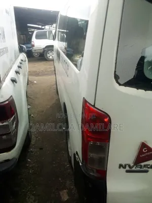 Nissan Caravan (Urvan) 2021 White