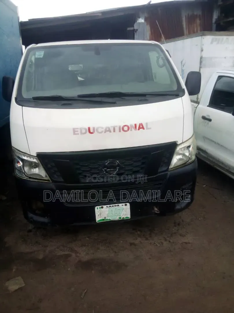 Nissan Caravan (Urvan) 2021 White