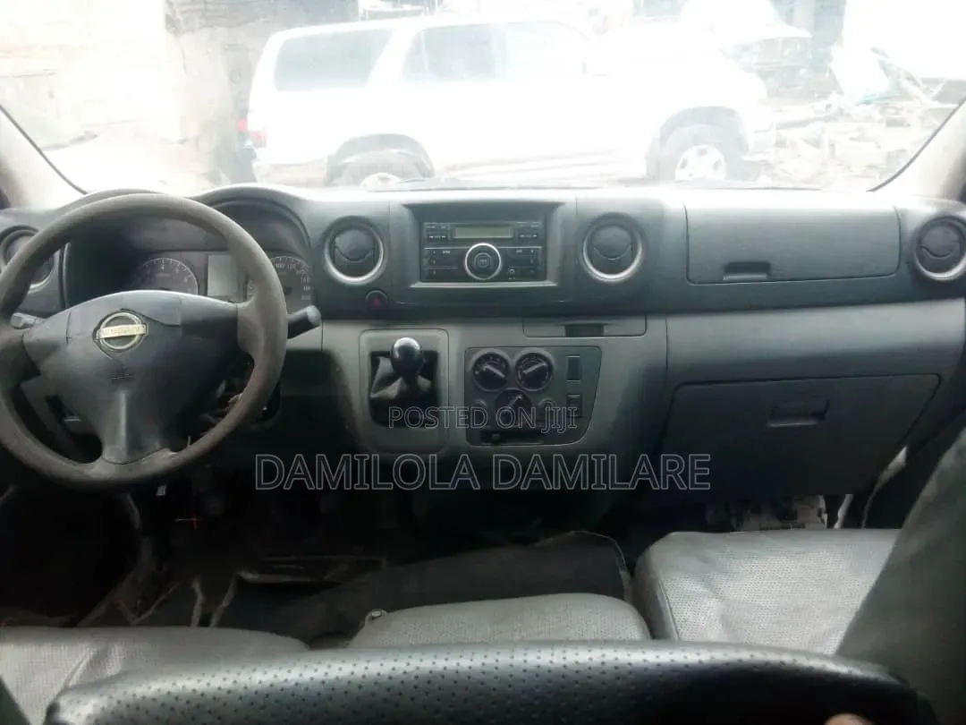 Nissan Caravan (Urvan) 2021 White