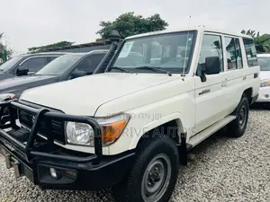 Toyota Land Cruiser 2020 Yellow
