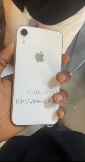 Apple iPhone XR 64 GB White
