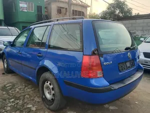 Volkswagen Golf 2005 Blue