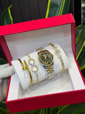 Rolex Set
Comes With Exact Box and Bracelet