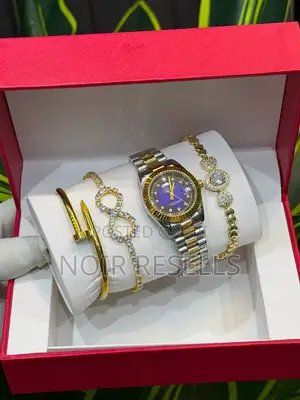 Rolex Set
Comes With Exact Box and Bracelet