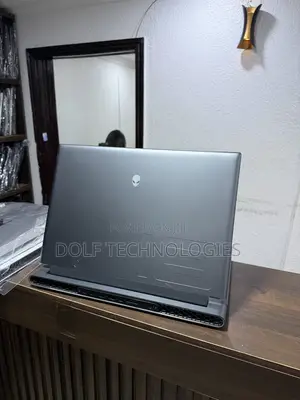 Laptop Alienware M18 R2 32GB Intel Core i9 SSD 1T