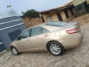 Toyota Camry 2011 Gold