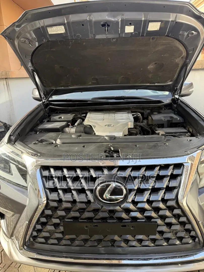 Lexus GX 2023 Silver