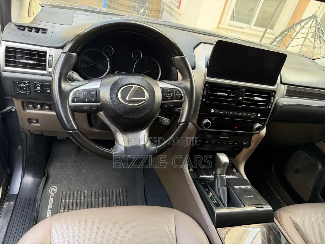 Lexus GX 2023 Silver