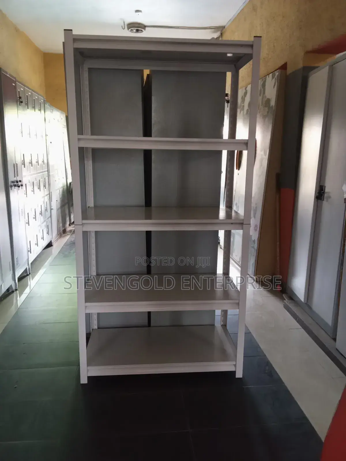 Single-Sided Display Shelf – Stylish Retail Store Rack