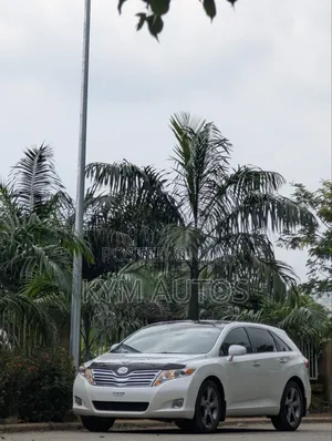 Toyota Venza 2010 White