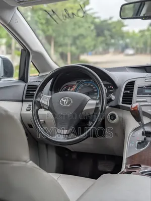 Toyota Venza 2010 White