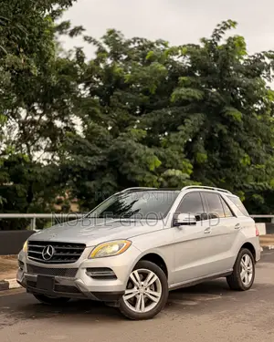 Mercedes-Benz M Class ML350 4MATIC 4dr SUV AWD (3.5L 6cyl 7A) 2015