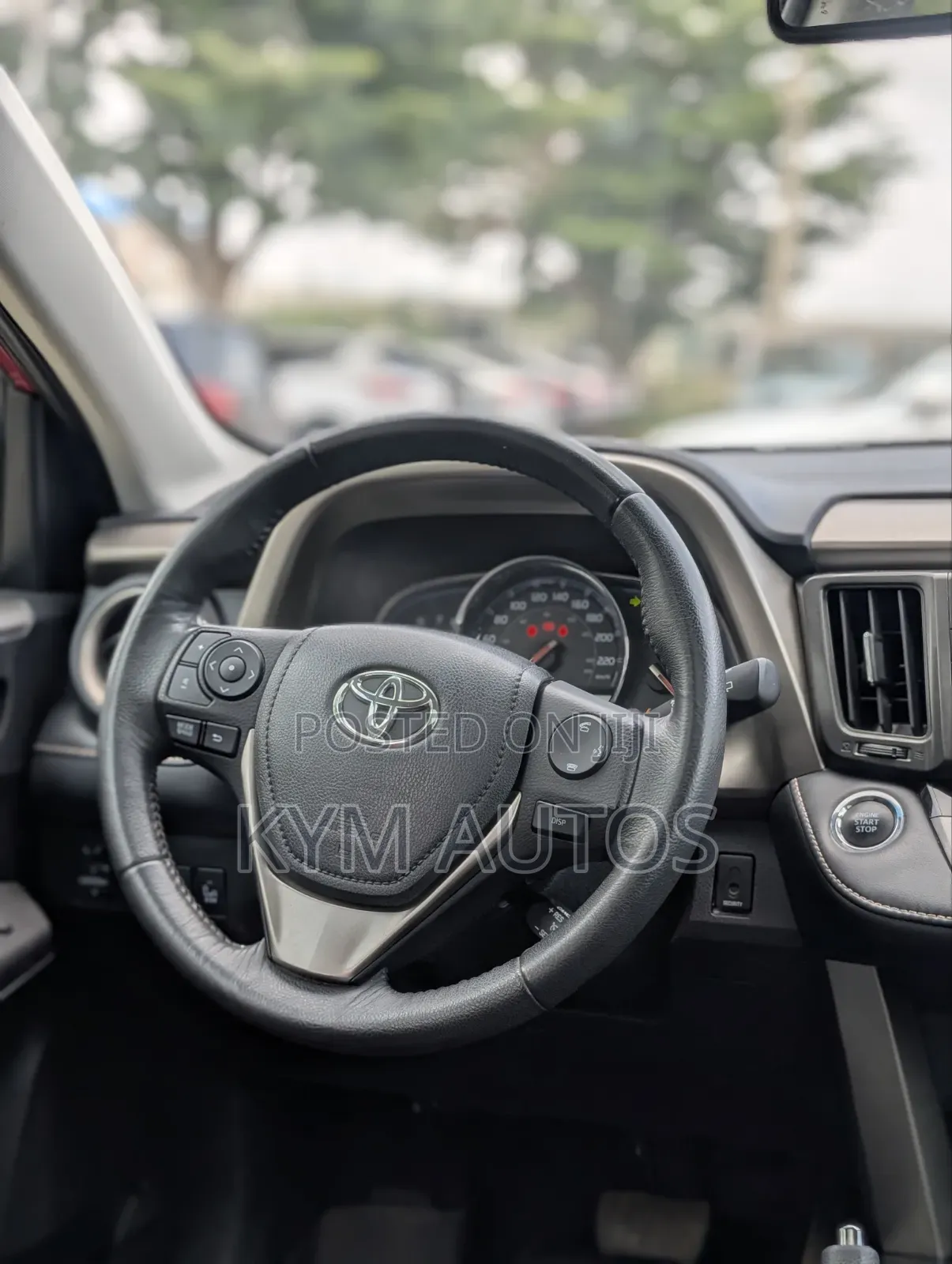 Toyota RAV4 2014 Red