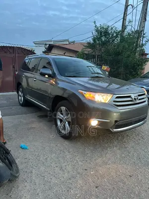 Toyota Highlander Limited 2011 Gray
