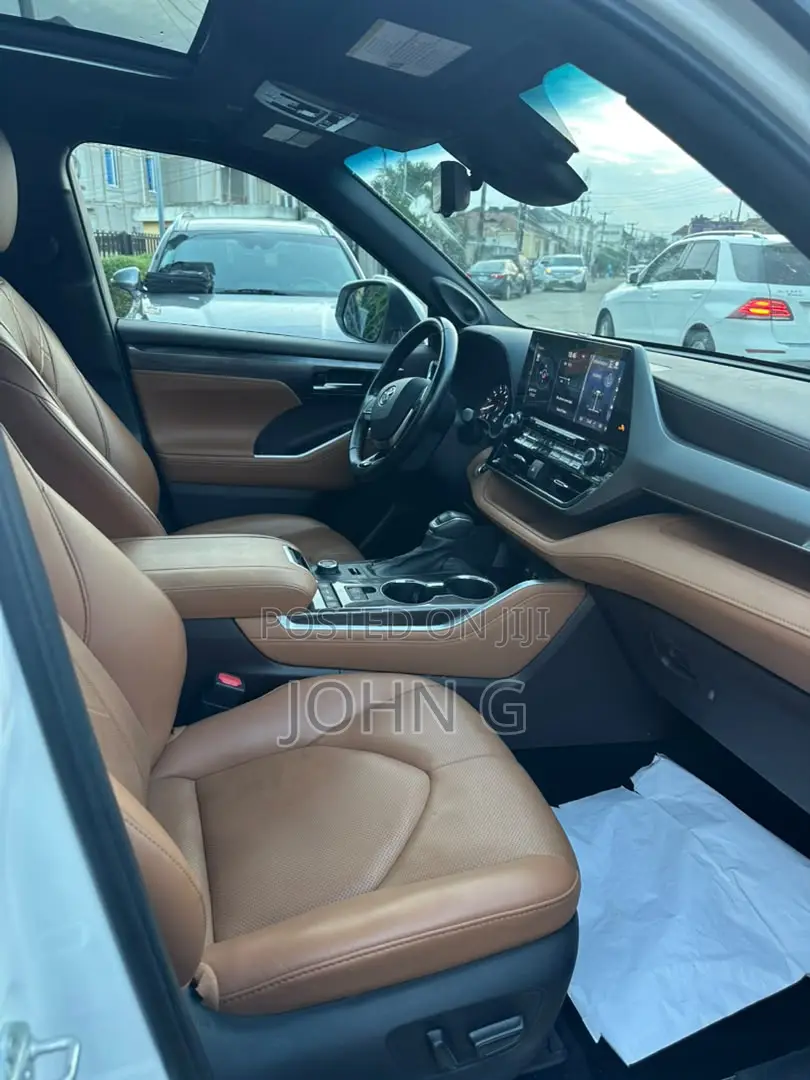 Toyota Highlander Limited 2021 White