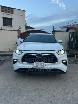 Toyota Highlander Limited 2021 White