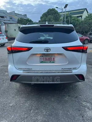 Toyota Highlander Limited 2021 White