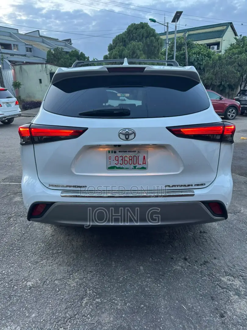 Toyota Highlander Limited 2021 White