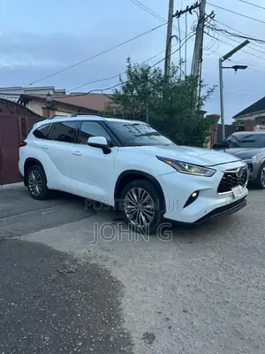 Toyota Highlander Limited 2021 White