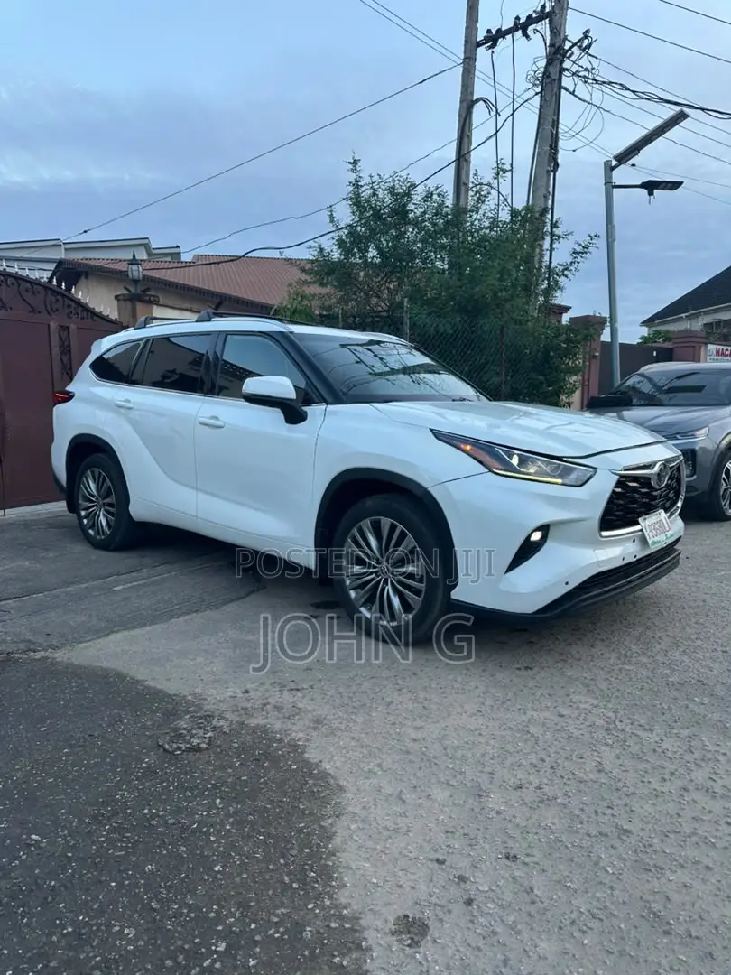 Toyota Highlander Limited 2021 White