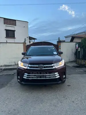 Toyota Highlander XLE 2019 Maroon