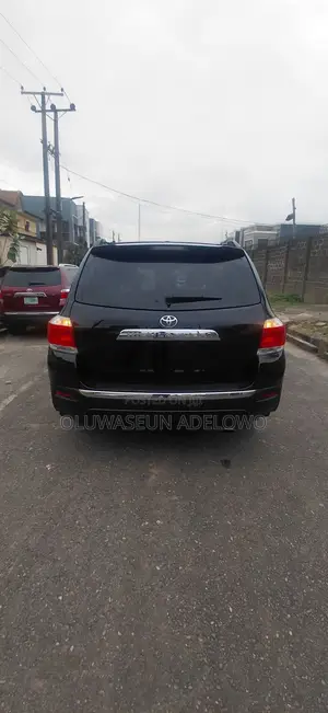 Toyota Highlander Limited 3.5l 4WD 2013 Black
