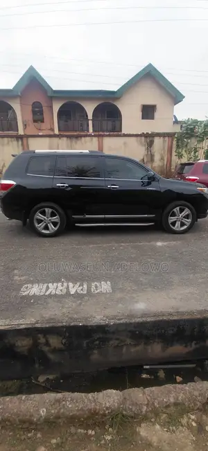 Toyota Highlander Limited 3.5l 4WD 2013 Black