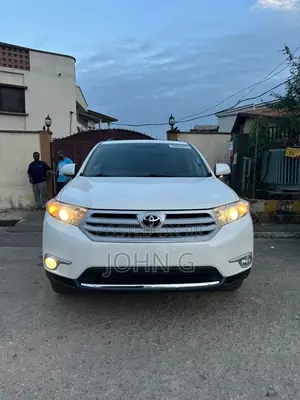 Toyota Highlander Limited 3.5l 4WD 2013 White