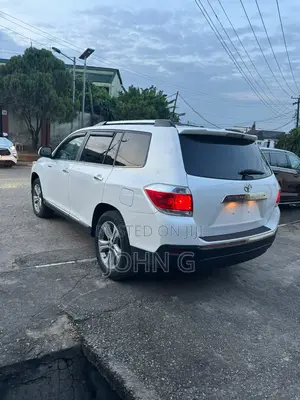 Toyota Highlander Limited 3.5l 4WD 2013 White