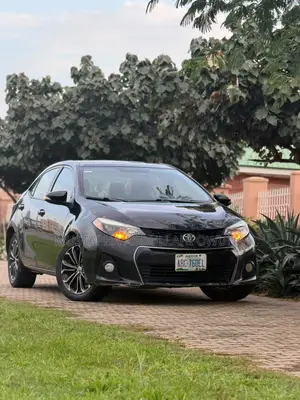 Toyota Corolla S 4dr Sedan (1.8L 4cyl CVT) 2015 Black