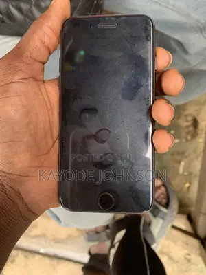 Apple iPhone 8 64 GB Gray