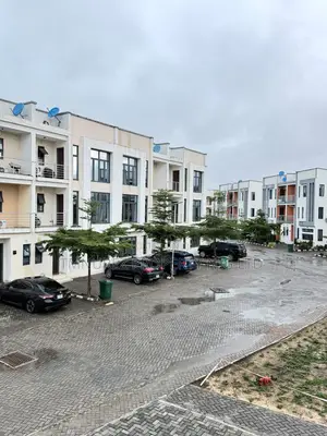 4bdrm Duplex in Osapa london for rent