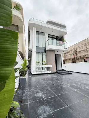 4bdrm Duplex in Chevron for sale