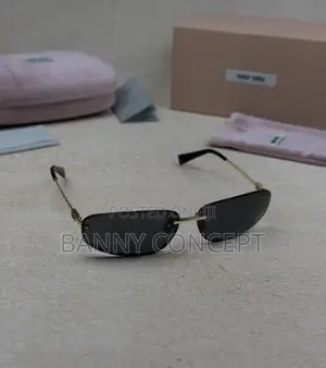 Stylish Rimless Rectangle Sunglasses