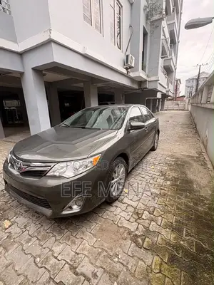 Toyota Camry XLE 4dr Sedan (3.5L 6cyl 6A) 2014 Green