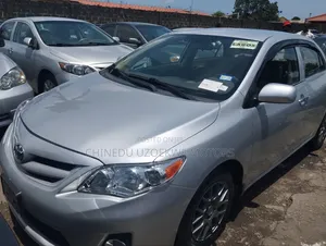 Toyota Corolla 2010 Silver