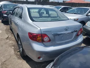 Toyota Corolla 2010 Silver