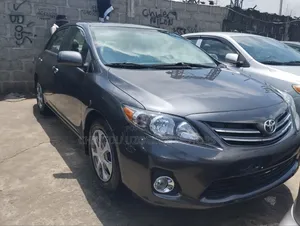 Toyota Corolla 2010 Gray