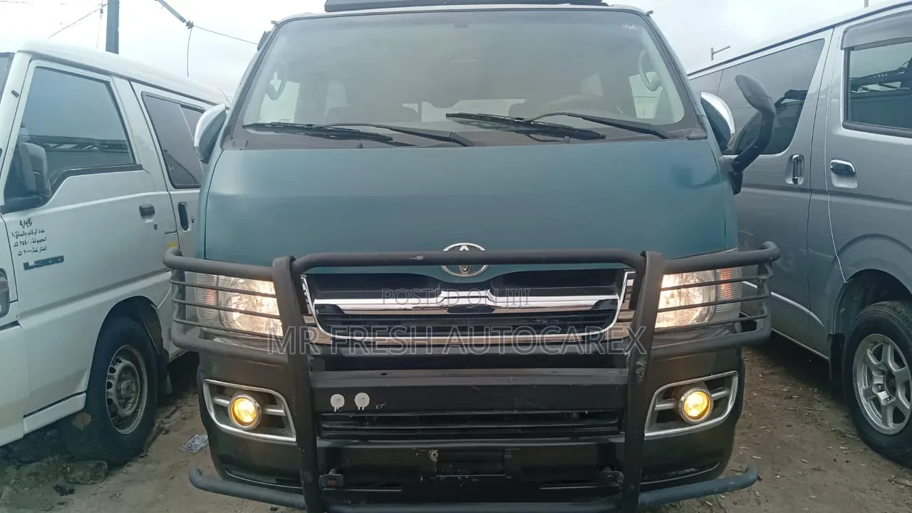 Toyota HiAce 2012 Blue