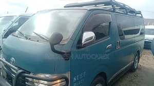 Toyota HiAce 2012 Blue