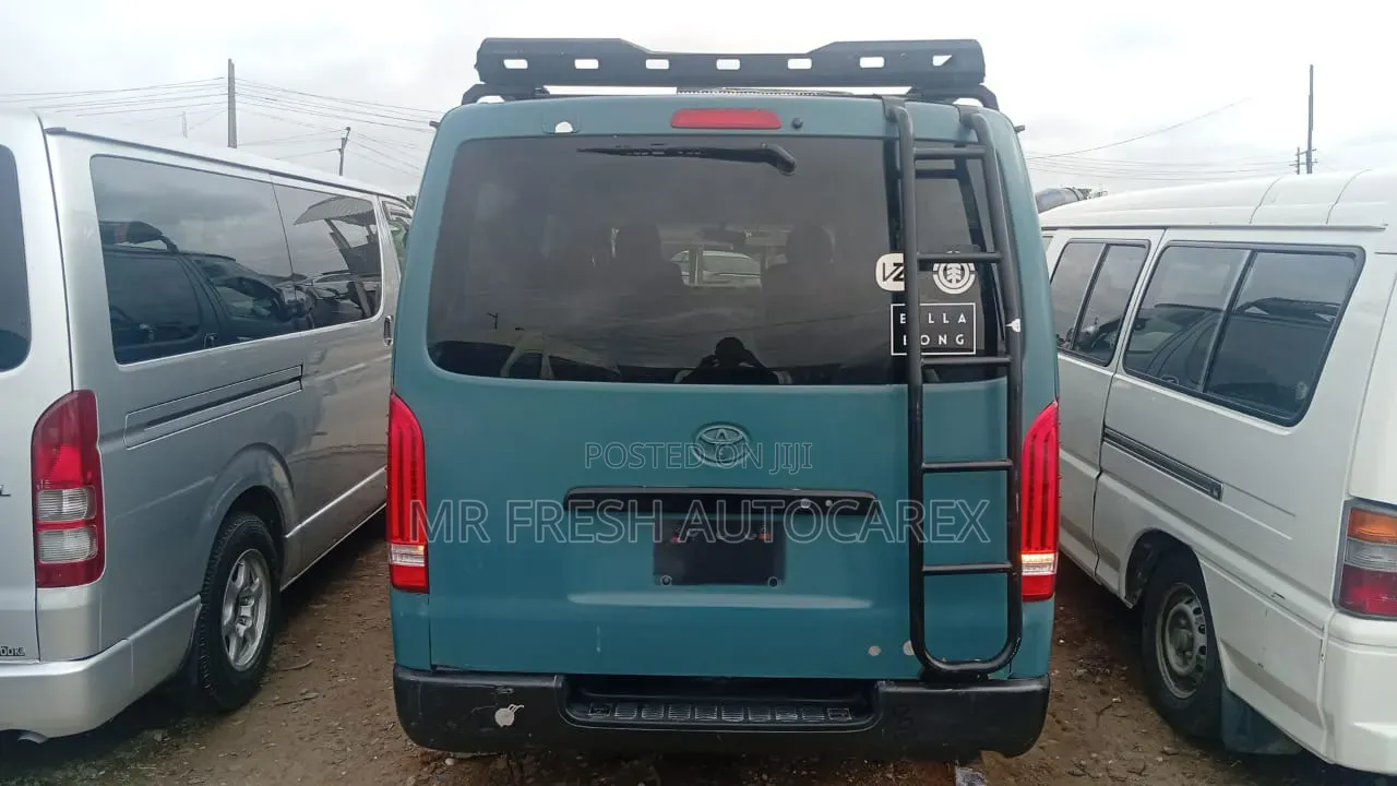 Toyota HiAce 2012 Blue