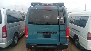 Toyota HiAce 2012 Blue