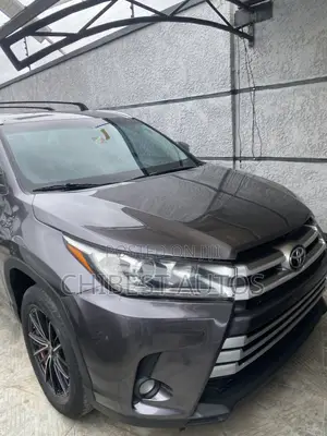 Toyota Highlander XLE 4dr SUV AWD (3.5L 6cyl 6A) 2015 Gray