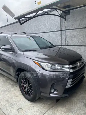 Toyota Highlander XLE 4dr SUV AWD (3.5L 6cyl 6A) 2015 Gray