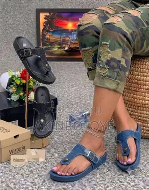 Trendy Unisex Slippers & Slides - Men & Women