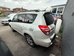 Toyota RAV4 2012 White