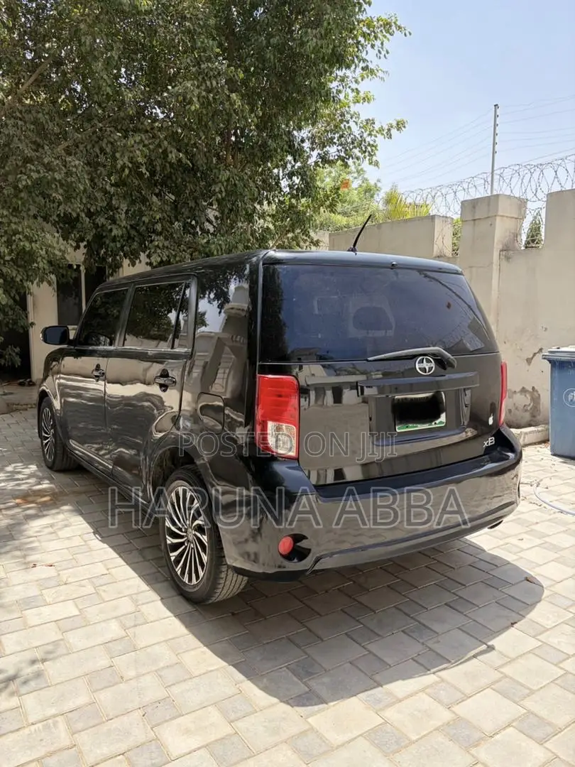 Scion xB Base 2015 Black