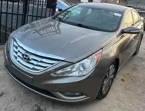 Hyundai Sonata Limited 4dr Sedan w/Prod. End 12/13 (2.0L 4cyl Turbo 6A)