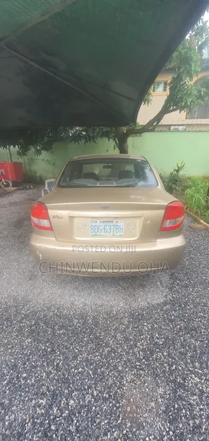 Kia Rio Sedan 2004 Gold