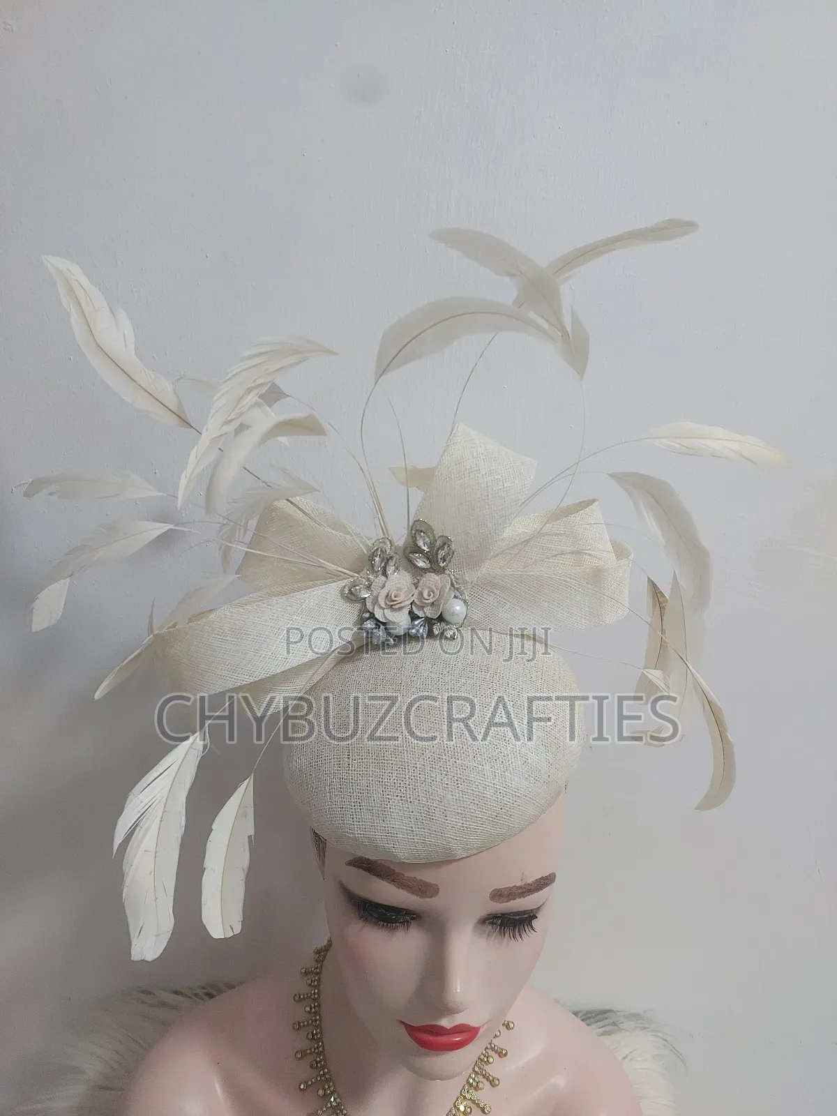 Cream Color Sinamy Facinator
